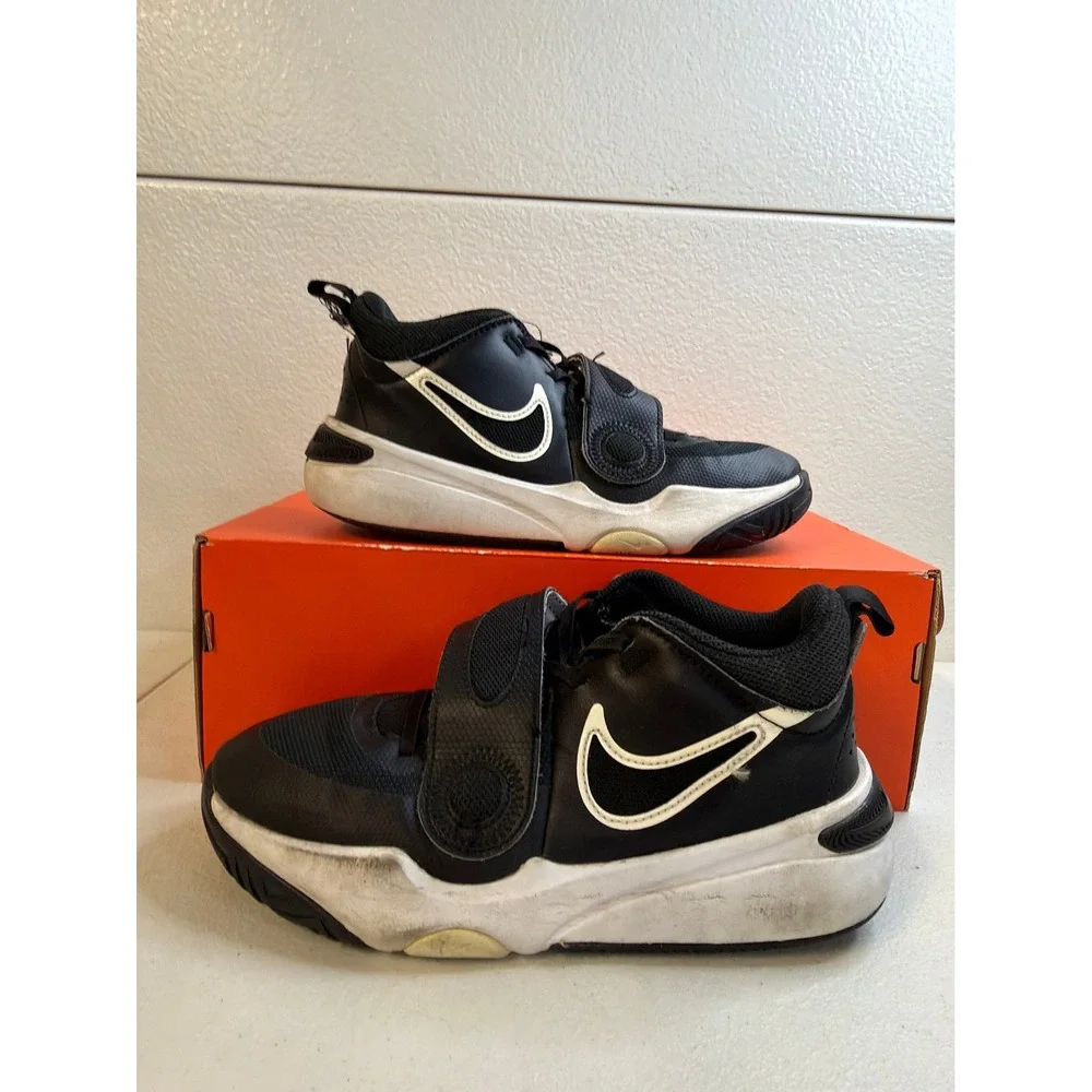 Nike Team Hustle D 11 Black White 6c #2550